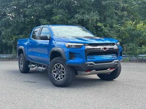 Used 2024 Chevrolet Colorado ZR2 w/ ZR2 Convenience Package III AWD/4WD image 29
