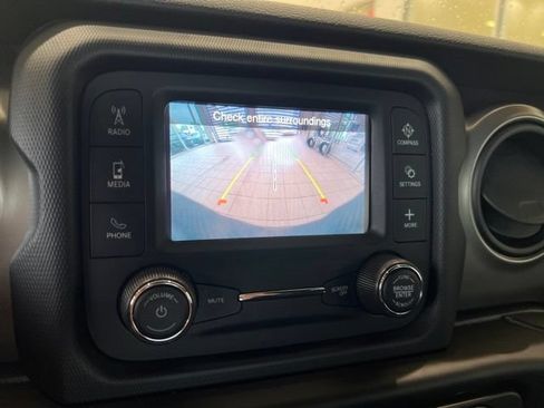 Used 2020 Jeep Wrangler Unlimited Sport AWD/4WD image 30