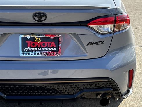 Used 2022 Toyota Corolla SE image 6