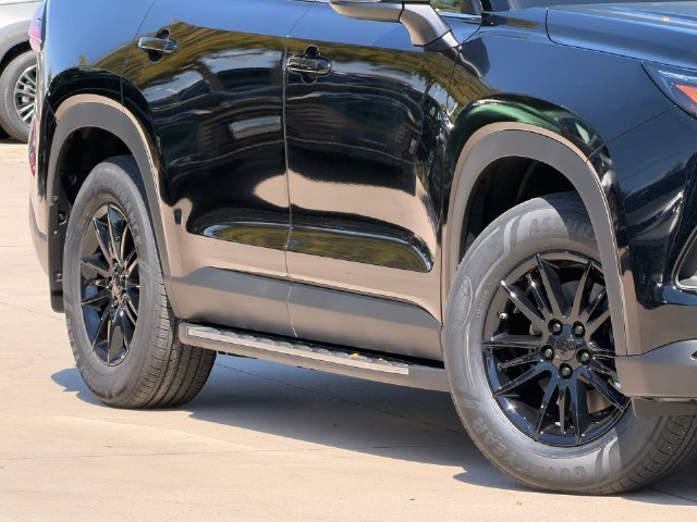 New 2026 Toyota Grand Highlander AWD image 2