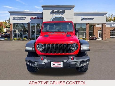 Used 2024 Jeep Wrangler Unlimited Rubicon AWD/4WD image 3