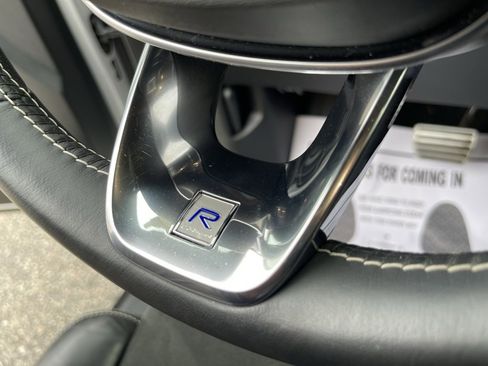 Used 2019 Volvo XC40 T5 R-Design image 28
