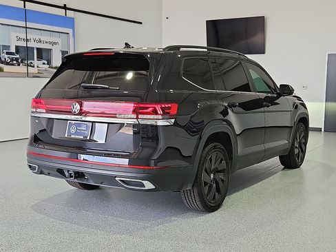Certified 2024 Volkswagen Atlas SE w/ Panoramic Sunroof Package AWD/4WD image 8