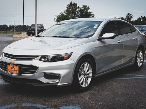 Used 2018 Chevrolet Malibu LT w/ LPO, Convenience Package 2 FWD image 5