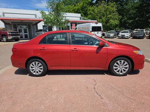 Used 2013 Toyota Corolla LE FWD image 6