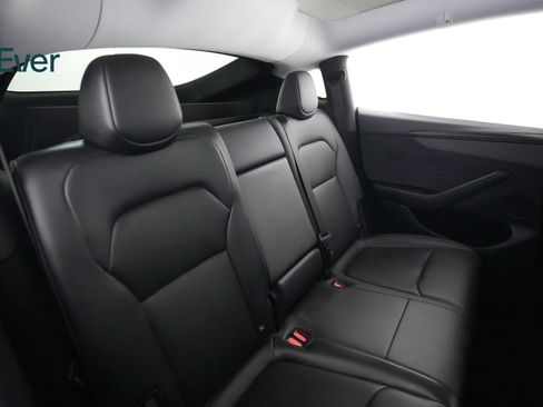 Used 2026 Tesla Model Y 2WD image 5