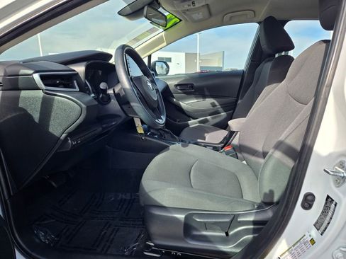 Used 2022 Toyota Corolla LE image 17