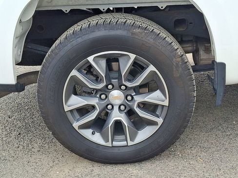 Used 2023 Chevrolet Silverado 1500 LT AWD/4WD image 34
