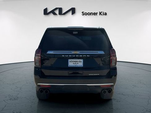 Used 2021 Chevrolet Suburban Premier w/ Premium Package image 5