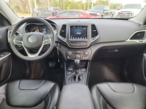 Used 2022 Jeep Cherokee Latitude w/ Sun & Sound Group image 11