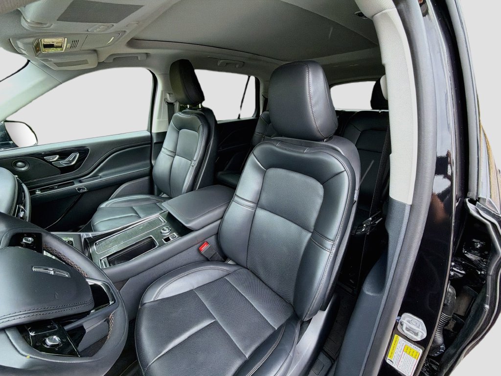 Used 2025 Lincoln Aviator AWD w/ Equipment Group 101A image 22