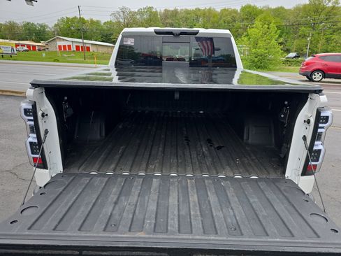 Used 2023 Chevrolet Silverado 1500 High Country w/ High Country Premium Package AWD/4WD image 5
