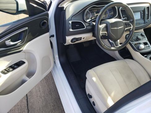 Used 2015 Chrysler 200 Limited w/ Convenience Group image 12