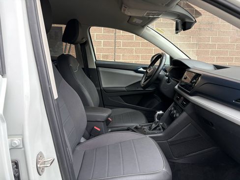 Used 2024 Volkswagen Taos SE AWD/4WD image 19