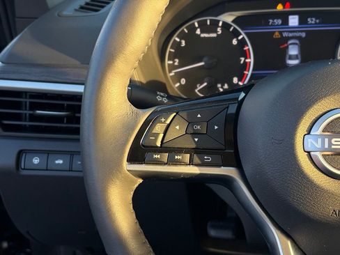 Used 2024 Nissan Altima 2.5 SL FWD image 16