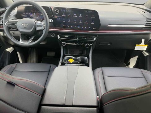 New 2026 Chevrolet Traverse Z71 w/ Driver Confidence Package AWD/4WD image 10