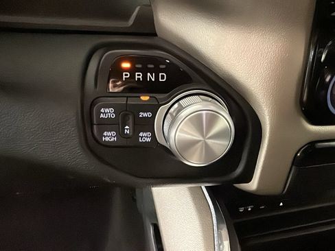 Used 2019 RAM 1500 Laramie AWD/4WD image 24