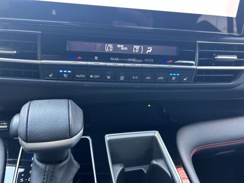 Certified 2025 Toyota Sienna XSE w/ XSE Premium Package AWD/4WD image 34
