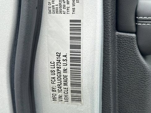 Used 2023 Jeep Grand Cherokee L Overland RWD image 30