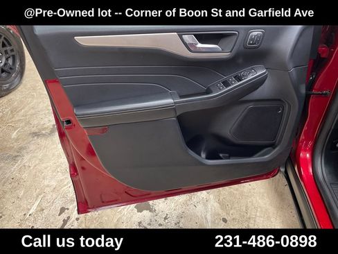 Used 2022 Ford Escape SEL w/ Technology Package AWD/4WD image 15