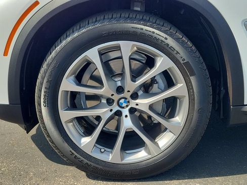 Used 2022 BMW X5 xDrive40i AWD/4WD image 33