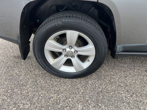 Used 2011 Jeep Compass Latitude image 9