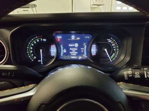 Used 2024 Jeep Wrangler Unlimited Sahara image 24