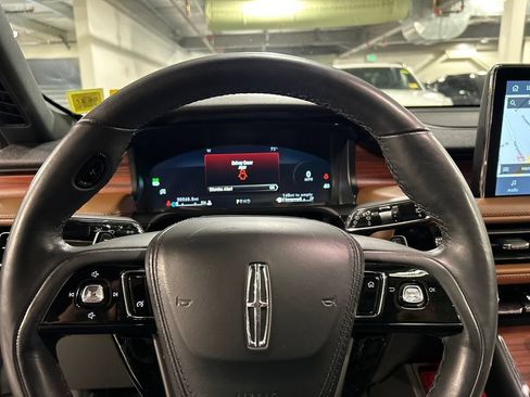 Certified 2023 Lincoln Aviator Reserve w/ Elements Package Plus AWD/4WD image 11