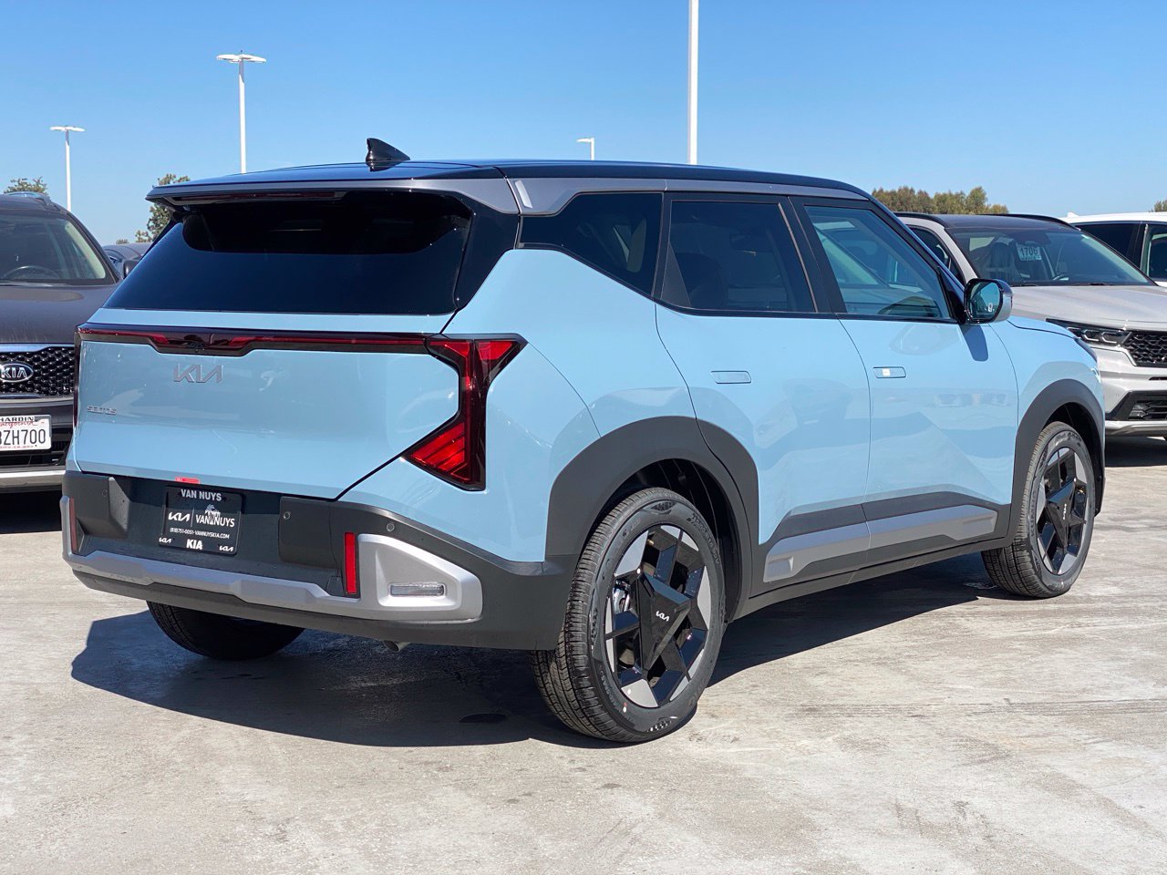 New 2027 Kia Seltos S FWD image 3