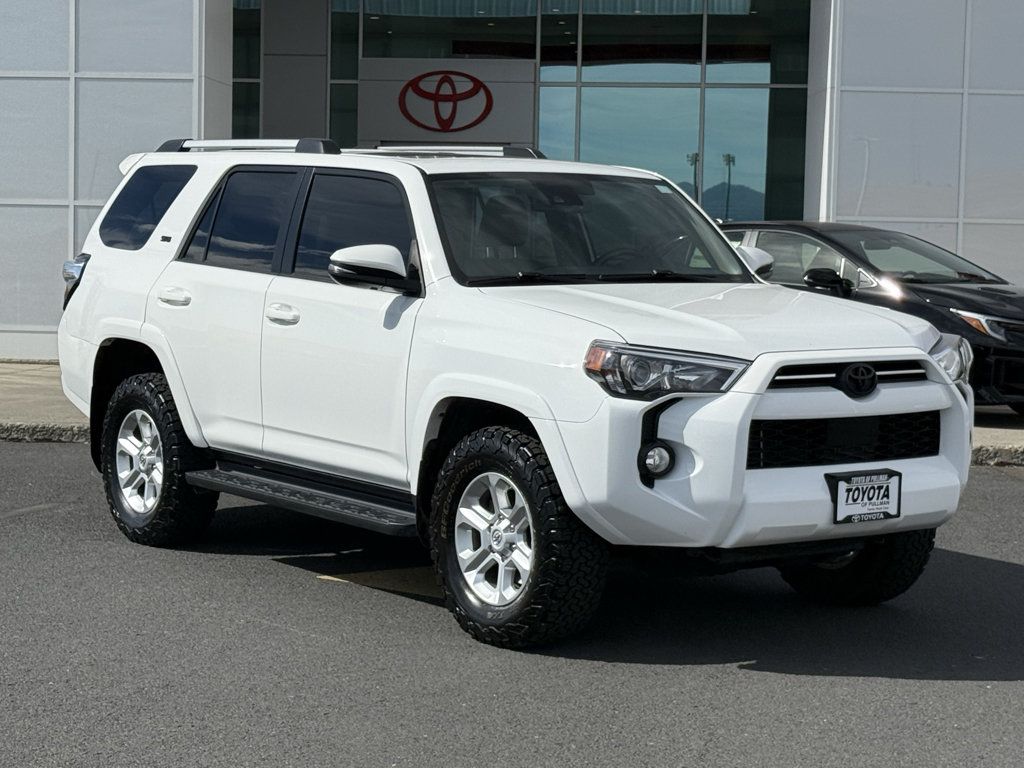 Used 2020 Toyota 4Runner SR5 Premium w/ Moonroof Package AWD/4WD image 2