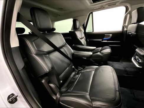 Used 2025 Ford Expedition Platinum AWD/4WD image 27