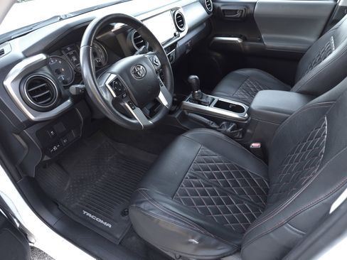 Used 2021 Toyota Tacoma SR5 image 9