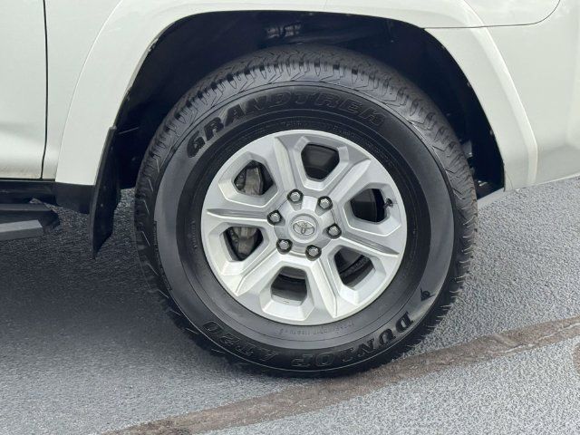 Used 2023 Toyota 4Runner SR5 AWD/4WD image 10