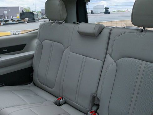 Used 2024 Jeep Wagoneer 4WD w/ Premium Group I image 14