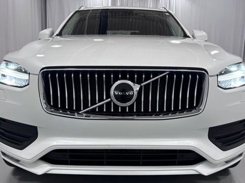 Used 2021 Volvo XC90 T6 Momentum w/ Climate Package AWD/4WD image 3