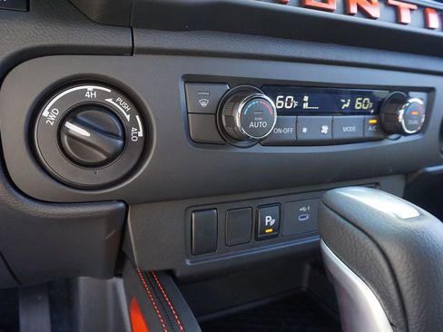 Certified 2025 Nissan Frontier PRO-4X image 20