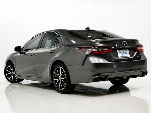 Used 2021 Toyota Camry SE image 25