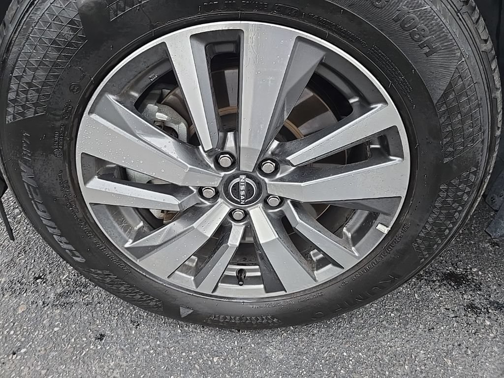 Used 2025 Nissan Pathfinder SL AWD/4WD image 40