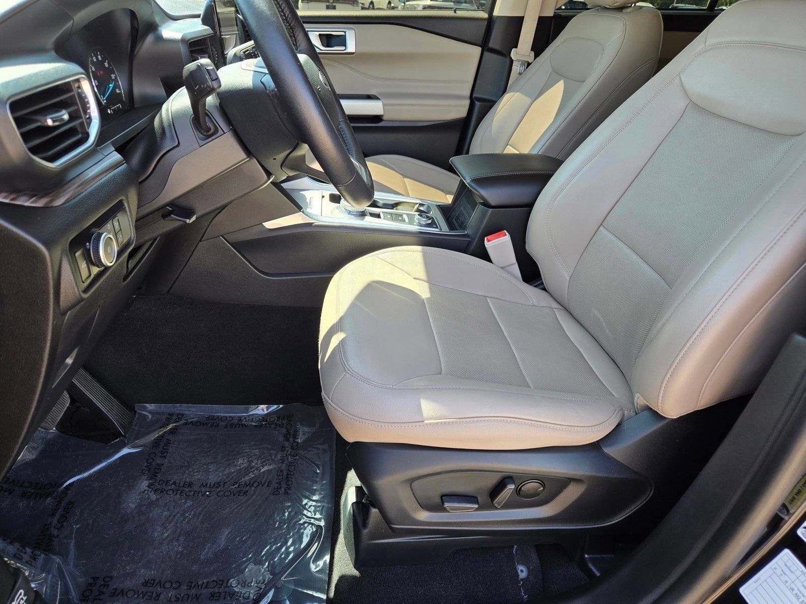 Used 2024 Ford Explorer Limited AWD/4WD image 16