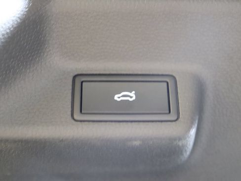 Used 2025 Volkswagen ID. Buzz Pro S RWD image 62
