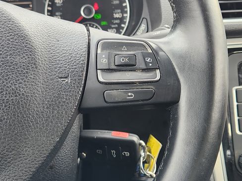 Used 2012 Volkswagen Passat 2.5 SE image 28