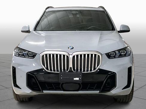 Used 2025 BMW X5 xDrive40i w/ M Sport Package image 4