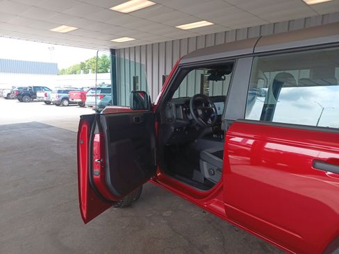 New 2025 Ford Bronco 4-Door w/ Sasquatch Package image 9
