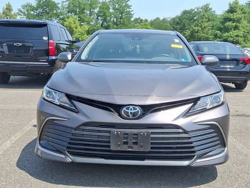 Used 2022 Toyota Camry LE FWD image 2