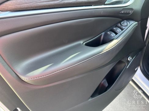 Used 2023 Buick Enclave Avenir image 8