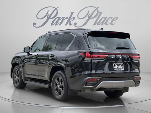 Used 2023 Lexus LX 600 4WD w/ Appearance Package image 3