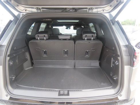 Used 2025 GMC Acadia Denali w/ Super Cruise Package FWD image 12