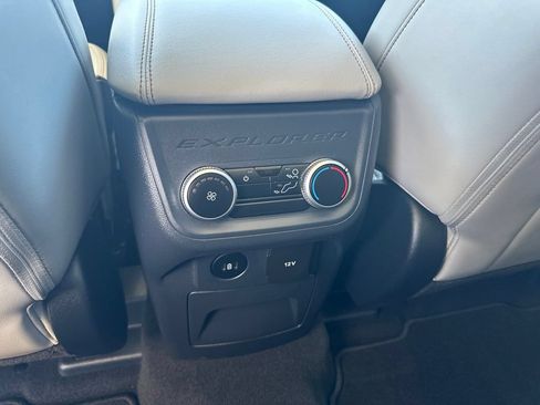 Used 2025 Ford Explorer Active w/ Active Comfort Package AWD/4WD image 35