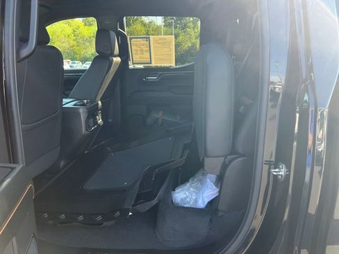 Used 2023 GMC Sierra 1500 AT4 image 16