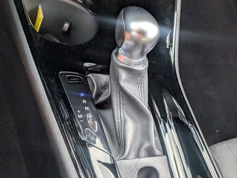 Used 2020 Toyota C-HR XLE FWD image 24